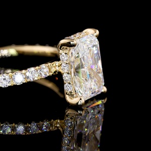 Bague en diamant radiant 1,5 carat, certifiée IGI, or jaune 14 carats, fabrication sur mesure, bijoux pour femme, bague de fiançailles et de mariage - Product Image 2