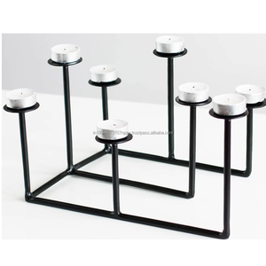 Options multi-tailles Bougeoir élégant en métal pour Noël pour les intérieurs de maison contemporains et rustiques - Product Image 1