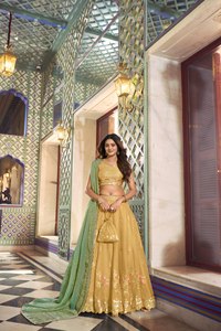 Lehenga Choli en Soie NC Brodé Jaune Moutarde Longueur Ras du Sol avec Dupatta Vert – Idéal pour Mariage Traditionnel, Fête, Diwali, Mariée – Livraison Rapide - Product Image 5