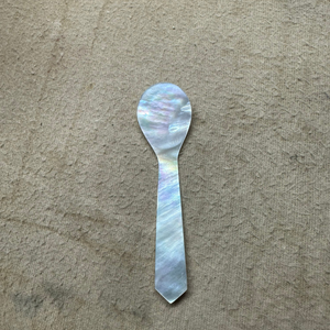 Cuchara de perlas Cucharas de nácar al por mayor para servir caviar Vajilla de gama alta del proveedor de Vietnam - Product Image 3