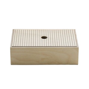 Nouvelle arrivée : Boîte de rangement en bois massif pour jeux de société avec grille supérieure, multi-usages, organiseur pour jeux de société, décoration intérieure - Product Image 1