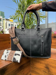 Sac fourre-tout en fourrure de vachette de style occidental de haute qualité Ensemble combo pochette avec logo personnalisé Nouveau design imprimé floral usiné à la main - Product Image 5