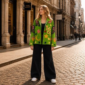Veste en velours de luxe brodée style Suzani pour femme, manteau de créateur bohème, vêtement d'extérieur tendance, blazer d'hiver pour femme - Product Image 1