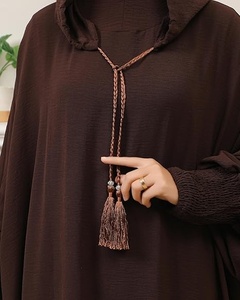 Abaya modesta hasta el suelo con cuello tipo capucha, mangas largas, color liso y corte holgado para uso diario. - Product Image 3