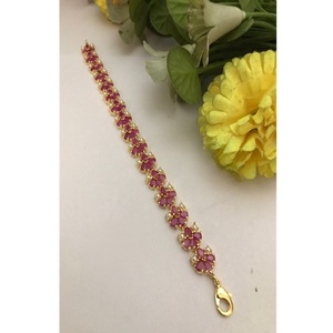 Pulsera de Perlas Reales de Latón de Primera Calidad con Baño de Oro, Diseño Moderno para Fiestas, Bodas y Eventos, para Mujer - Product Image 1