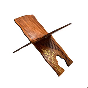 Soporte de madera grabado para el Corán, el rehel de madera simboliza la elevación del conocimiento en la vida cotidiana. - Product Image 3