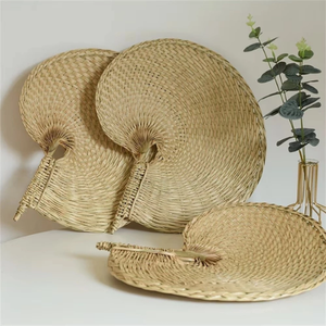 Abanico de Hoja de Palma Estilo Vintage – Abanico de Bambú Natural Hecho a Mano para Decoración Rústica de Bodas y Eventos de Verano - Product Image 3