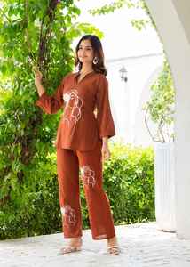 Conjunto coordinado de algodón slub de diseñador más vendido para damas, atuendo étnico y contemporáneo de moda, disponible al mejor precio del mercado. - Product Image 5