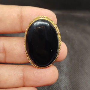 Nouvel arrivage : Onyx noir, cabochon rainuré en laiton, magnifique pierre précieuse de guérison en cristal pour bijoux, pendentifs et breloques tendance - Product Image 1