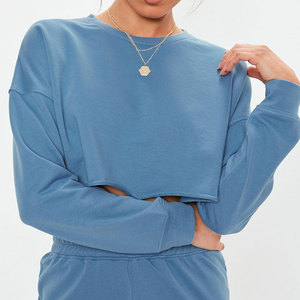 Conjunto Deportivo Casual para Mujer, Sudadera Corta Azul con Cuello Redondo y Manga Larga, Pantalones Cortos Tipo Biker, Color Sólido, Corte Regular - Product Image 4