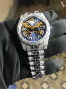 Montre de luxe en diamant Moissanite pour femmes, analogique, à quartz, en acier inoxydable, boîtier rond de 40mm, cristal saphir, bracelet à chiffres romains - Product Image 2