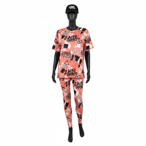 Ensemble de sport pour femme : haut et legging, tissu polyester et élasthanne haute extensibilité, 180 GSM pour le haut, 220 GSM pour le legging, imprimé intégral. - Product Image 1