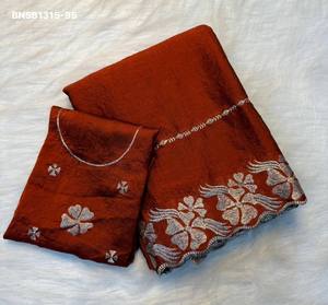 Hermosa colección de sarees y blusas de seda Crush con bordados de hilo Zari, rayas y flores, a precio de mayorista. - Product Image 6