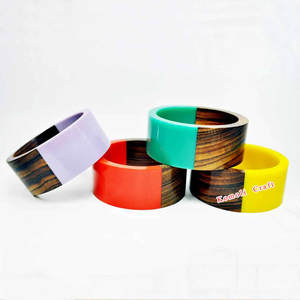 Pulsera de resina de madera hecha a mano, brazalete de color personalizado - Product Image 6