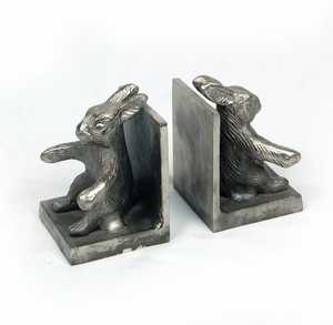 Sujetalibros de Conejo Plateados Antiguos, Juego de 2 Esculturas de Animales de Aluminio, Soportes Decorativos de Metal para Libros con Acabado Texturizado - Product Image 5