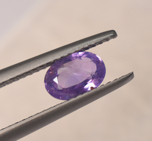 Saphir violet rare 1,15 carats, forme ovale 7,4x5x3,5 mm, fabrication de bijoux, forme ovale, saphir en vrac, pierre violette - Product Image 4