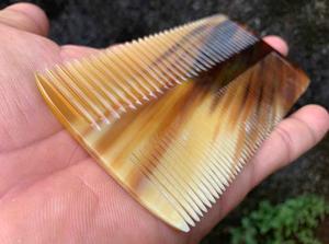 Peines Comunes al por Mayor para Uso en Salones de Belleza: Peine de Masaje de Meridianos con Cabeza de Media Luna de Cuerno de Oveja y Cuerno de Buey - Amigable - Product Image 3