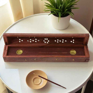 Porta Incienso de Madera Hecho a Mano en India, Sostenible y de Alta Calidad |   Quemador de Incienso de Madera Maciza Duradero para el Hogar Religioso - Product Image 3