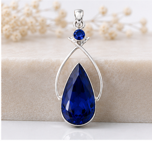 Pendentif en argent avec saphir bleu naturel, forme poire, saphir bleu, argent 925, fait main, bijou pierre de naissance de septembre - Product Image 1