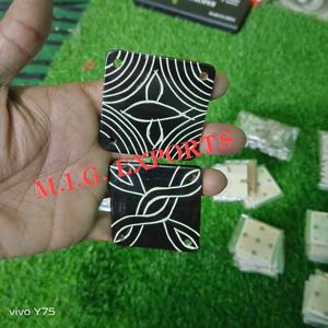 แผ่น/แท่นทอจากเขาควายที่ใช้ในการทอแบบแผ่น (แบบการ์ด) เพื่อสร้างแถบเส้นเล็กที่ซับซ้อนโดยการควบคุมเส้นด้ายแนวตั้ง - Product Image 4