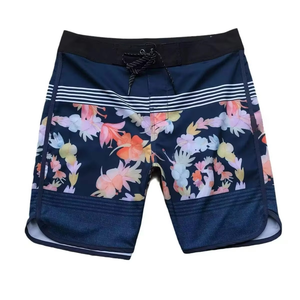 Shorts de bain pour hommes à imprimé floral, séchage rapide, taille à cordon de serrage, longueur mi-cuisse, vêtements de bain décontractés, tissu polyester - Product Image 1