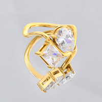 Bague pour femme en acier titane doré, plaquée or 18 carats par placage sous vide, ornée d'un élégant serti de diamants carrés en forme de goutte d'eau