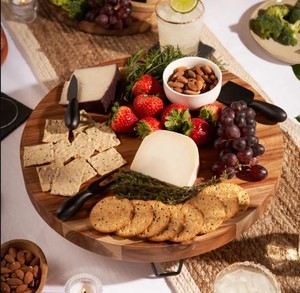 Plateau à charcuterie en bois artisanal, ensemble de couteaux à fromage, outils à fromage en acier inoxydable de qualité supérieure, plateau de service pour la maison et la cuisine - Product Image 4