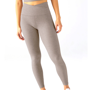 Leggings Deportivos de Spandex con Logo Personalizado, Cintura Elástica, Ligeros, para Yoga y Gimnasio - Product Image 1