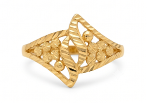 DIVYORO Anillo clásico con textura de diamante y chapado en oro de 22 quilates para mujer - Product Image 1