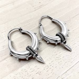 Pendientes de Aro con Púas Estilo Punk para Mujer Silver Mountain SKU7664 con Granate en Plata de Ley 925 Marcada, Ideales para Bodas y Fiestas - Product Image 6