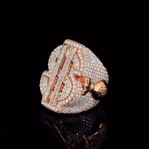 Bague de pinky Sara Jewels de luxe unisexe en argent sterling plaqué or rose, sertie de moissanite VVS en forme de signe dollar glacé, style hip-hop cocktail - Product Image 1