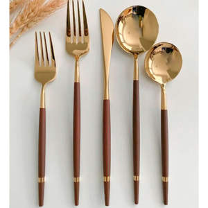 Juego de cubiertos metálicos de diseño moderno para restaurante, hotel, buffet y servicio de catering con elegante superficie pulida a espejo. - Product Image 3