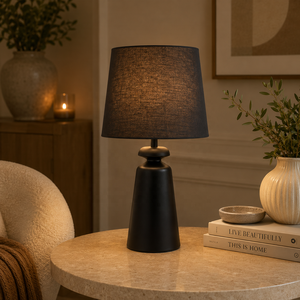 Lámpara de Mesa Metálica Noir Monarch con Acabado Negro Mate, Pantalla de Tela, Base de Hierro Resistente, Iluminación Ambiental Cálida, Decoración para el Hogar - Product Image 1