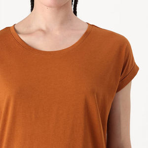 เสื้อยืดโอเวอร์ไซส์ แขนสั้น พิมพ์ลายกราฟิกตัวอักษร สไตล์ลำลองสำหรับผู้หญิง คอทรงโอ ไหล่ตก ขายส่ง - Product Image 4