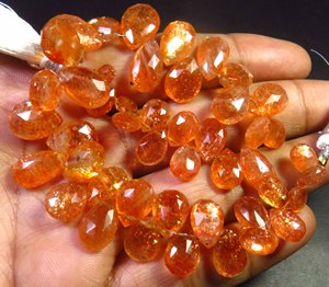 Perles Confetti en Pierre de Soleil Africaine 8-15mm, Magnifique Éclat Naturel Orange, Pierre Précieuse de Qualité Supérieure, Collier Facetté Coupe Poire de 8 pouces - Product Image 6