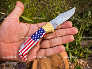 Cuchillo Plegable de Acero de Damasco Hecho a Mano con Punta Clip y Mango con Bandera Americana, Cuchillo Táctico para Camping con Funda de Cuero, OEM ODM, MOQs Bajos - Product Image 2