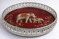 Plateau de service contemporain en fer argenté allemand, motif personnalisé Pichwai, design paon, ensemble cadeau pour fête JM