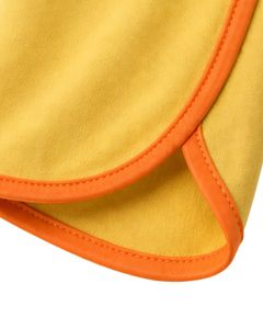 Shorts de sport pour femmes jaunes et orange personnalisés, séchage rapide, respirants, taille élastique, pour la gym, le fitness, les loisirs et les activités sportives - Product Image 3