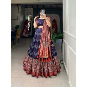 Lehenga choli งานพิมพ์ฟอยล์ผ้าไหมทัสซาร์ที่ทันสมัยสีน้ำเงินเข้ม - Product Image 1
