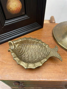 Cenicero Cuadrado de Latón, Diseño Vintage, Artículo Decorativo para el Hogar y Escritorio – Compacto para Cigarrillos, Ideal para Viajes y Uso en Exteriores - Product Image 3