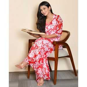 Conjunto Casual de Verano para Mujer con Estampado Floral en Rojo Cereza, Suave y Elegante, Manga Tres Cuartos - Product Image 5