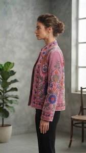 Chaqueta de Terciopelo Bordada Suzani Rosa Malva Premium para Mujer, Motivo Floral Folclórico, Estilo Boho, Ropa Exterior de Moda al por Mayor para Boutique - Product Image 3
