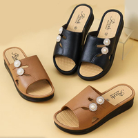 Sandales à plateforme en PVC pour femmes, antidérapantes, chaussures d'intérieur douces et chaudes, tendance de la mode, pantoufles en peluche douce