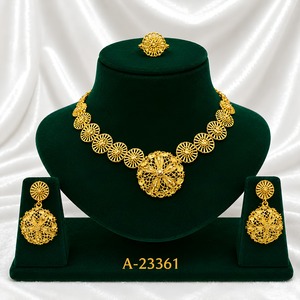 Ensemble de bijoux en alliage plaqué or pour femmes, collier, boucles d'oreilles, bague, design classique A-23315 - Product Image 5