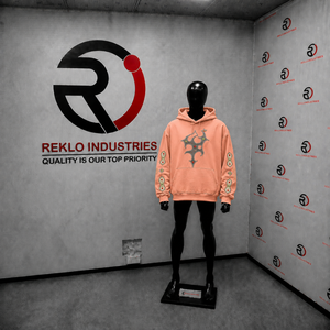 Sudadera con Capucha Oversize Gótica Color Melocotón con Diseño de Cruz con Tachuelas y Detalles de Pedrería en las Mangas, Estilo Urbano Unisex - Product Image 3