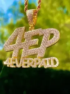 Colgante de Letra Personalizado con Moissanita Real de Corte Redondo de 3.50Ct, Chapado en Oro Amarillo de 14K - Product Image 5