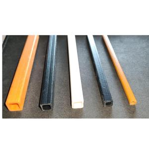 Tubo Cuadrado de PVC de la Mejor Calidad con Superficie Lisa y Fácil Instalación, Perfil de Plástico para Muebles Modulares y Sistemas de Exhibición - Product Image 1