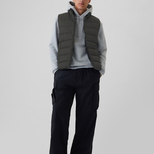 Chaqueta sin mangas con cuello alto y cremallera completa para hombre, estilo casual de invierno, tipo puffer. - Product Image 1