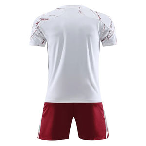 Maillot de football pour hommes tendance, entièrement personnalisé, léger, facile à porter, respirant et confortable - Product Image 2