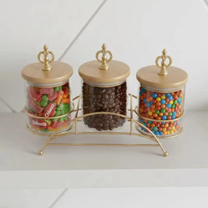 Ensemble de pots en verre chocolat style victorien avec support en métal doré pour le rangement de la cuisine, la présentation de bonbons et de fruits secs, et la décoration de table à manger - Product Image 1